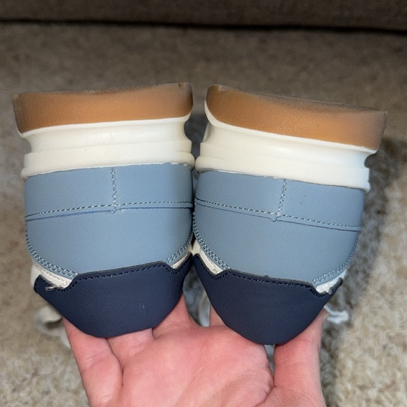 Cushionaire Score Sneakers - Picture 9 of 9